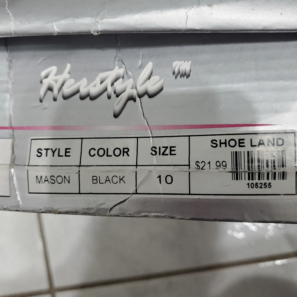 Shoe - Picture 4 of 4